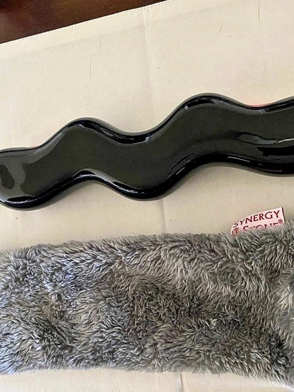 Synergy Stone Heat-Wave Massage Tool Black with drawstring pouch new men/women